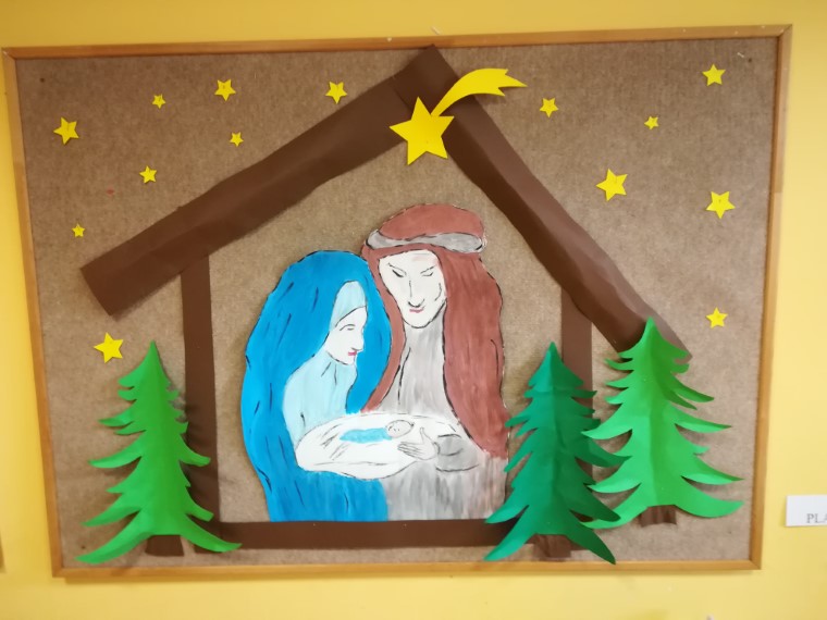 Dekoracja tablicy - Szopka betlejemska przedstawiająca Maryję, Józefa i Jezusa