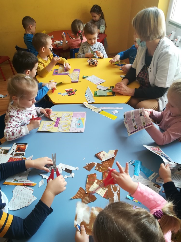 Ćwiczenia w posługiwaniu się nożyczkami