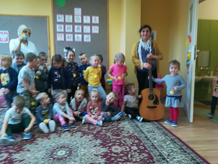 Słuchanie muzyki żywej - spotkanie z mamą Zosi