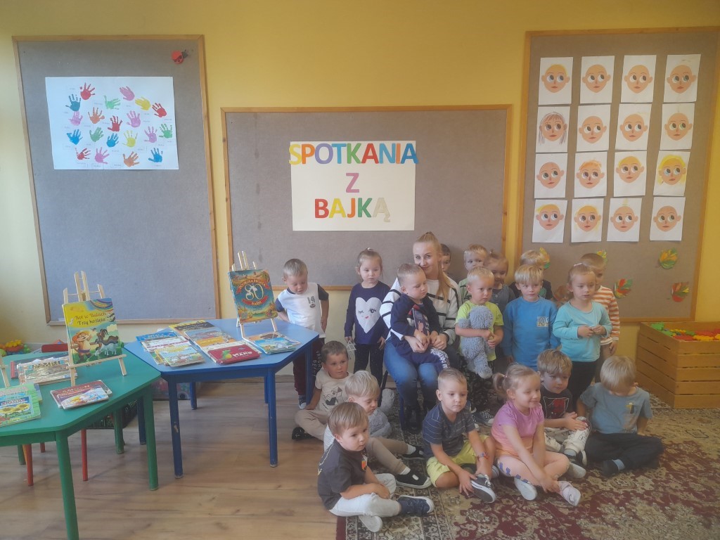 Spotkania z bajką- słuchanie bajek czytanych przez mamusię Michałka