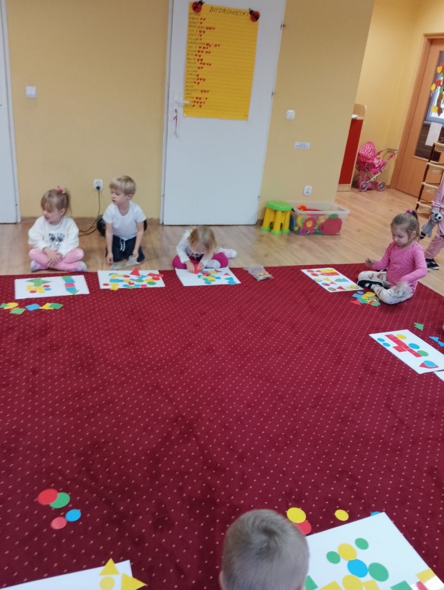 Zabawy figurami geometrycznymi