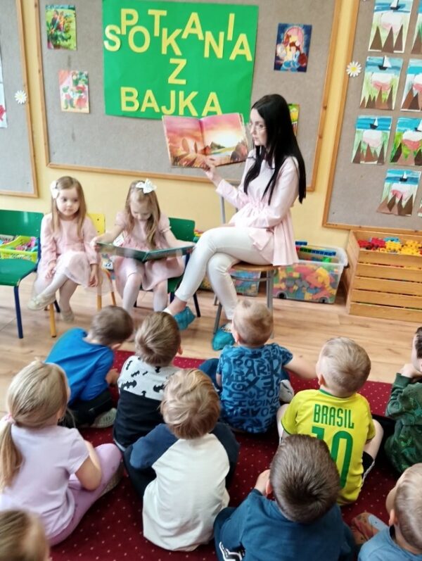 Spotkania z bajką - czytanie przez mamę Dianki