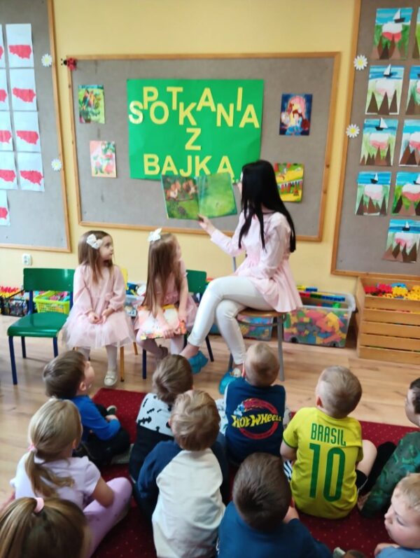 Spotkania z bajką - czytanie przez mamę Dianki